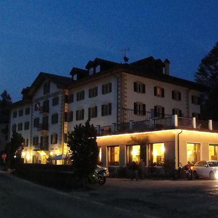 Hotel Du Lac Parc & Residence Лавароне Экстерьер фото