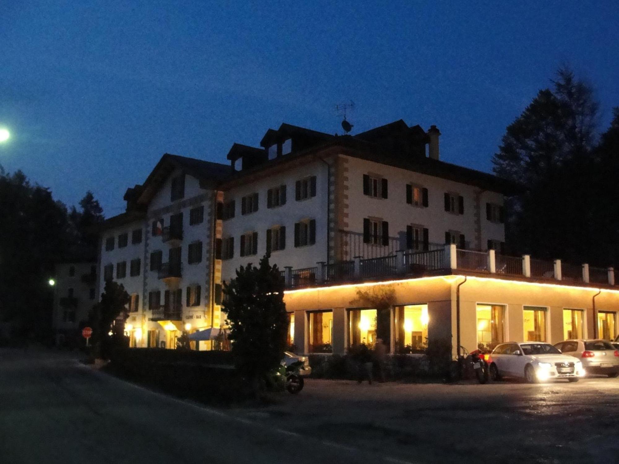 Hotel Du Lac Parc & Residence Лавароне Экстерьер фото